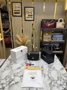 Chane_l Quilted Classic Flap Mini Bag with Og Double box And Dust Bag (6612-Black)