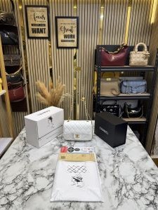 Chane_l Quilted Classic Flap Mini Bag with Og Double box And Dust Bag (6612-white)
