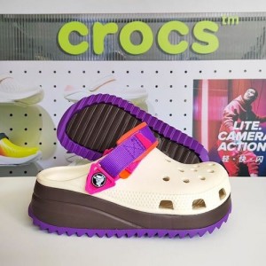 Croccss classic hiker clogs purple