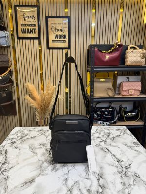 Calvin_Klein Jeans Compact Utility Crossbody Bag (2009-Black)
