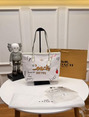 Coach_city_totebag_sketch_print_with_dustbag_carrybag_tags_325