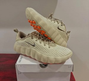 Nik e Mind 002 Cream In Demand