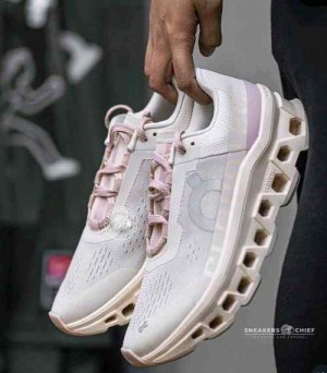 On CLOUDMONSTER WOMEN MOON FAWN