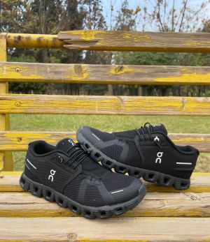 On cloud 5 waterproof Running black