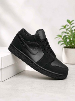 Nikee Air Jordan 1 Low Triple Black