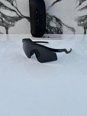 ookley sunglasses with zip cover packing premium quality