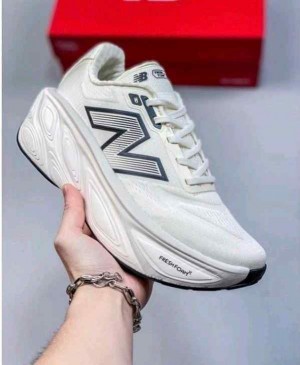 New Balancee Fresh Foam X More V5 Running Shoes White