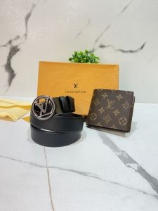 Loui_s Vuitton 4001 belt wallet combo with og box card and dust bag
