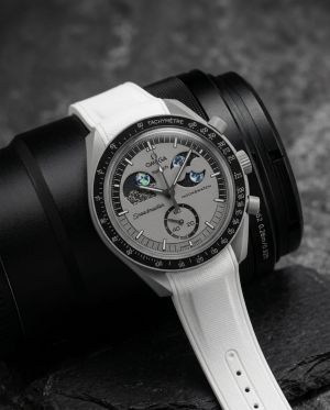 Omeg_a Moon Watch Limited Edition Full White