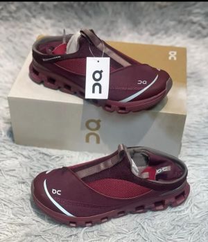 On cloud 6 coastal mule burgundy 