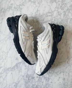 New Balanc.e x Comme des Garons Homme 1906R sneakers