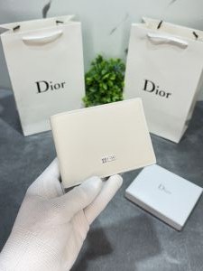 Dio_r 051 white leather wallet with og box card and carry bag 