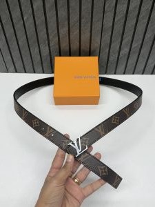 Louis_Vuitton_43_Brown-Silver_Flower_Womans_Belt_With_originalBox_DustCover