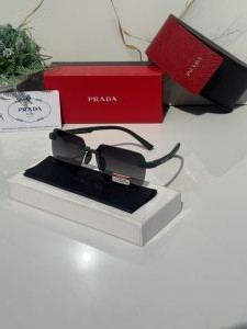 Prada_3338_Green_Shaded
