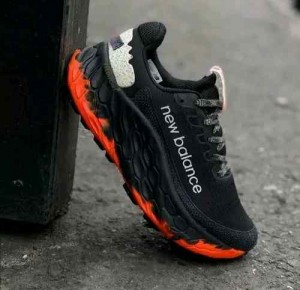 New balancee Fresh Foam x Trail More V3 Black Orange