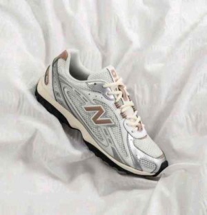 Newbalance 204L silver metallic white and brown
