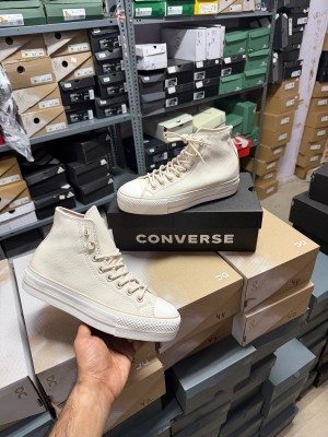 Convers e Chuck Taylor High Top Platform Off White