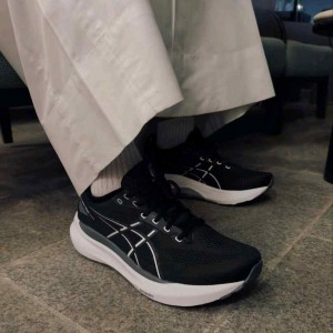 Asicss Gel-Kayano 31 Black White