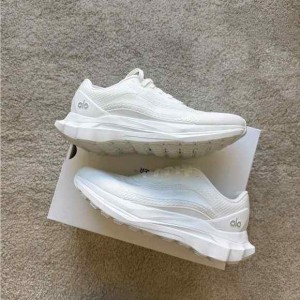 Alo yoga Runner 41 triple white