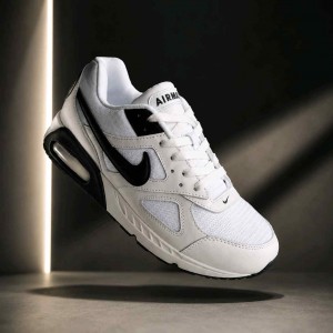 Nikee AirMax IVO White Black