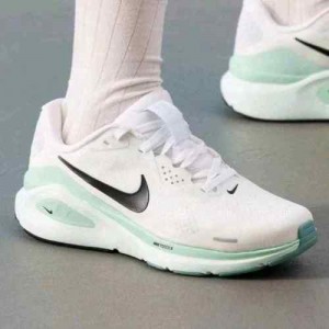 Nikee Structure 26 Mint Foam