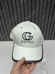 Gucci_GG_Red_And_Green_Stripes_White_Premium_Unisex_Hat_With_Original_Polly_Bag