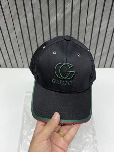 Gucci_GG_Red_And_Green_Stripes_White_Premium_Unisex_Hat_With_Original_Polly_Bag