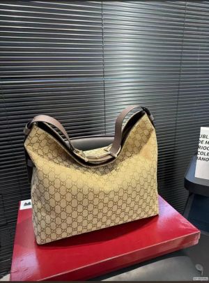 Gucci_Beatrix_Large_Tote_With__DustCover_6335