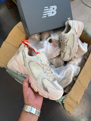 Ne w Balance 530 Mess Green Pink Cream