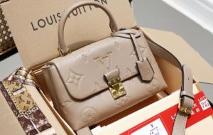 _Louis_Vuitton_M46041_Madeleine_MM_With_Double_Box_865_