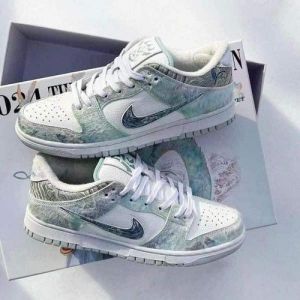 Nik_e SB Dunk Low Year Of The Dragon Steam Puppet