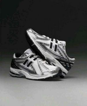 New Balanc_e 1906R Metallic Silver Black