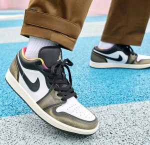 Air Jordan 1 Low SE Wear Away Tan Yellow