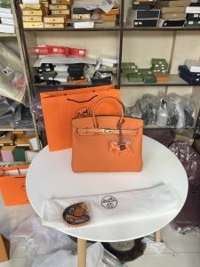 Hermes_birken_35cmcalf_leather_handbag_with_horsecharm_lockkey_evelope_dustbag_carrybag_etc_579