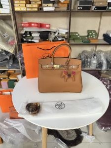 Hermes_birken_35cmcalf_leather_handbag_with_horsecharm_lockkey_evelope_dustbag_carrybag_etc_577