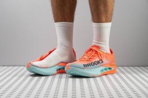 Brooks  Unisex Hyperion Elite 5 Running Shoes - LuminaryYellowGray