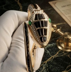 BVLGARI The Black stone Gold Serpenti Secret Megenta Stones
