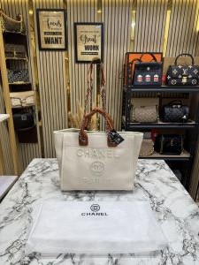 CHANE_L PARIS DUE TOTE BAG DIOMOND LOGO WITH DUST BAG PREMIUM QUALITY (BIEGE)