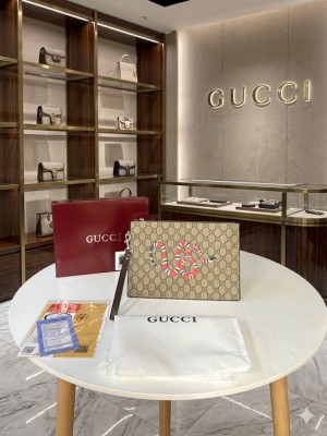 gucc Men s Premium Quality toiletry bag With og box and dust bag