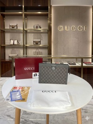 guc Men s Premium Quality toiletry bag With og box and dust bag