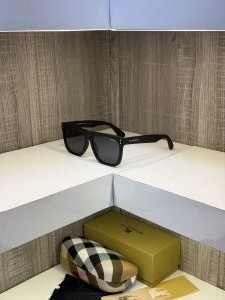 Burberr y 88084 Sunglass