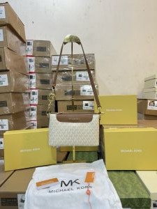 _Michael_kors_signature_mk_logo_with_box_929