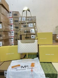 _Michael_kors_signature_mk_logo_with_box_930