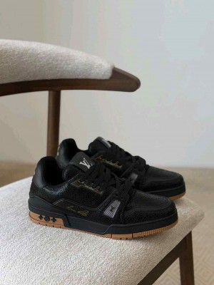 Louiss Vuittonn LV Trainer Leather Black Gum