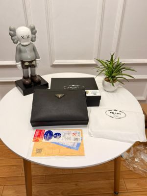 Prada_saffiano_unisex_messenger_pouch_with_ogbox_etc_ea219