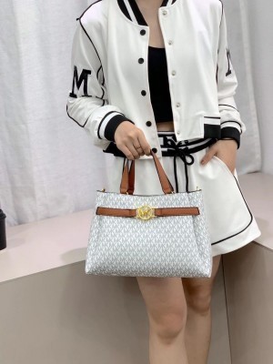 Michael_kors_jet_set_monogram-print_shoulder_bag_801