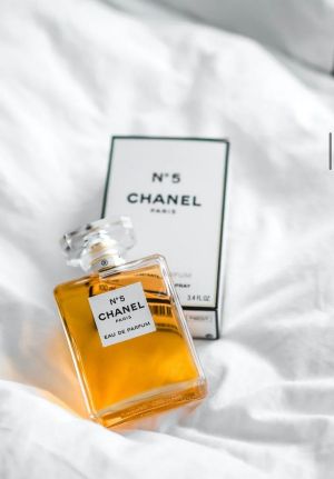 _Chanel_Paris_N5_Eau_De_Parfum