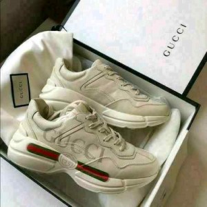 Guccii Rhython Sneakers 425