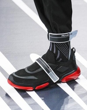 Prad a Cloudbust Black Red