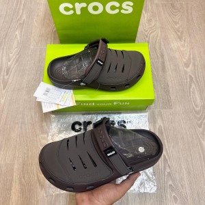 croc s yukon vista premium clogs